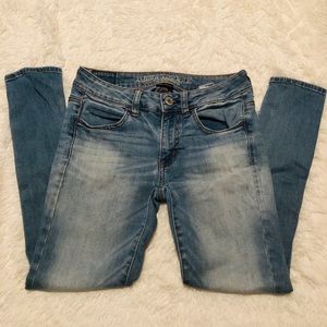 American Eagle light wash stretch jeans